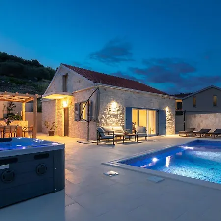 The View فيلا لوكا