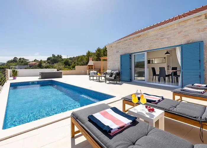 The View * Vela Luka